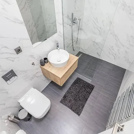 Cozy Quiet New In Karlin Square Appartement Praag