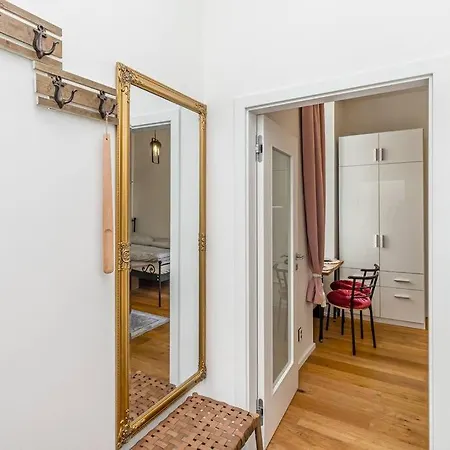 Cozy Quiet New In Karlin Square Apartman